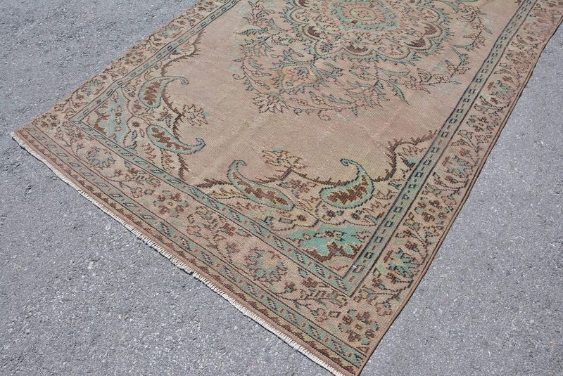 Vintage Turkish Accent Area rug 5.3 x 9.7 ft