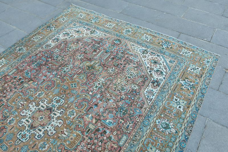 XL Vintage Persian Accent Area Rug 6.4 x 8.4 ft