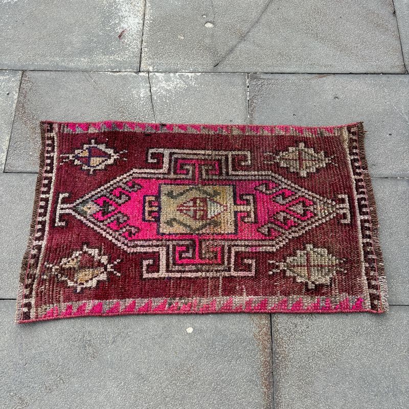 Vintage Turkish Mini Rug 1.5 x 2.5 ft