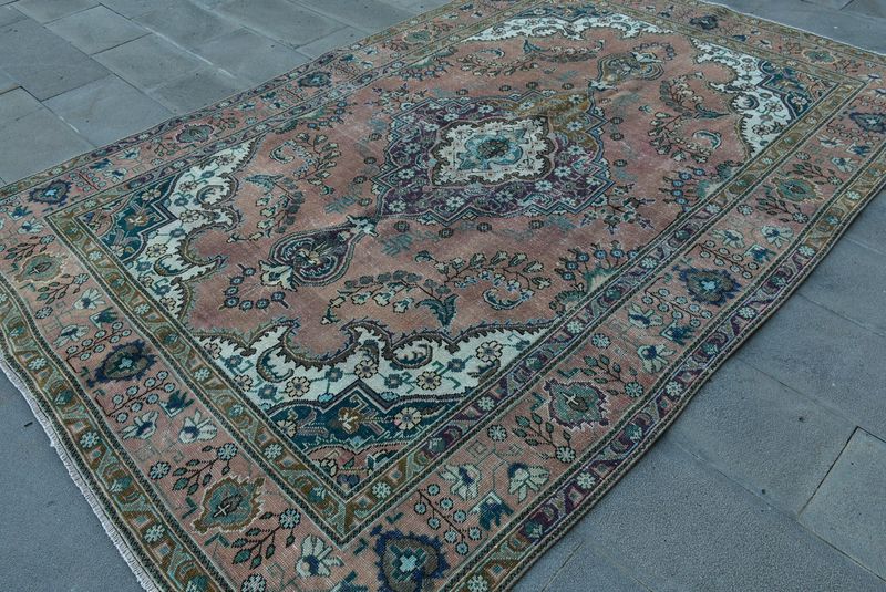 XL Vintage Turkish Accent Area Rug 6.6 x 10 ft