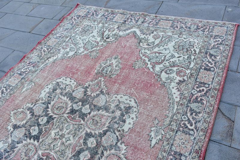 XL Vintage Turkish Accent Area Rug 6.2 x 10.4 ft