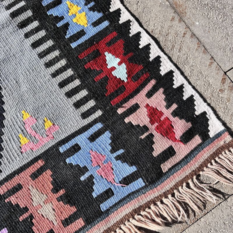 Vintage Turkish Accent Area rug 4 x 6.8 ft