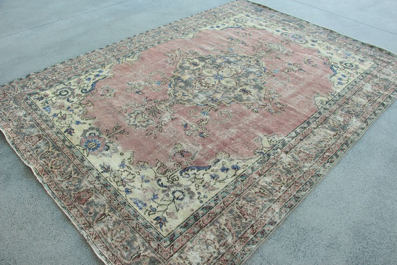 XL Vintage Turkish Accent Area Rug 7 x 9.4 ft
