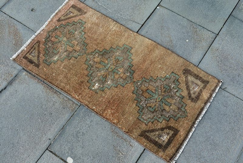 Vintage Turkish Mini Rug 1.3 x 2.5 ft