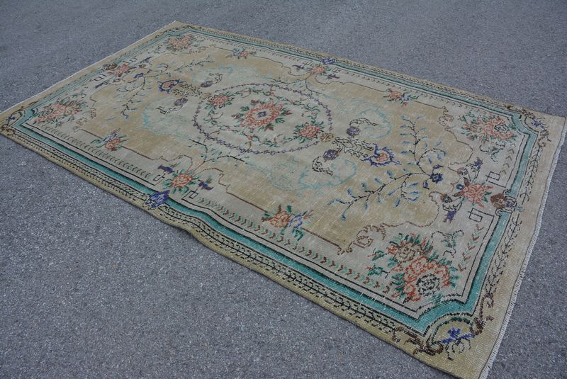 Vintage Turkish Accent Area rug 5.2 x 8.6 ft