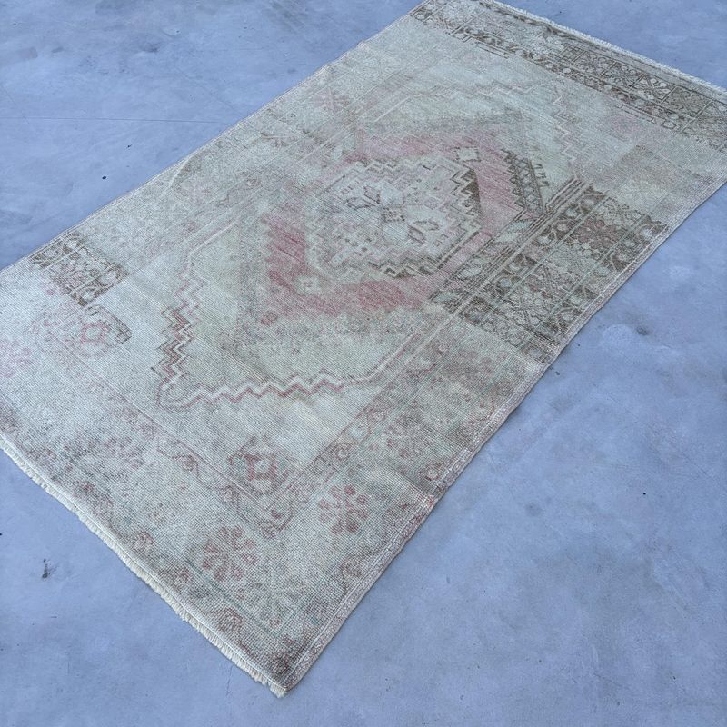 Vintage Turkish Accent Area rug 3.8 x 6.5 ft