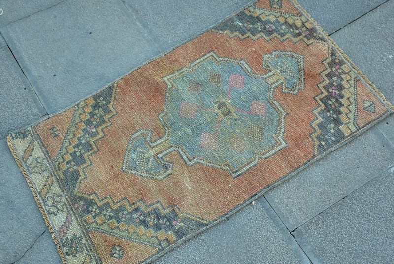 Vintage Turkish Mini Rug 1.4 x 2.5 ft