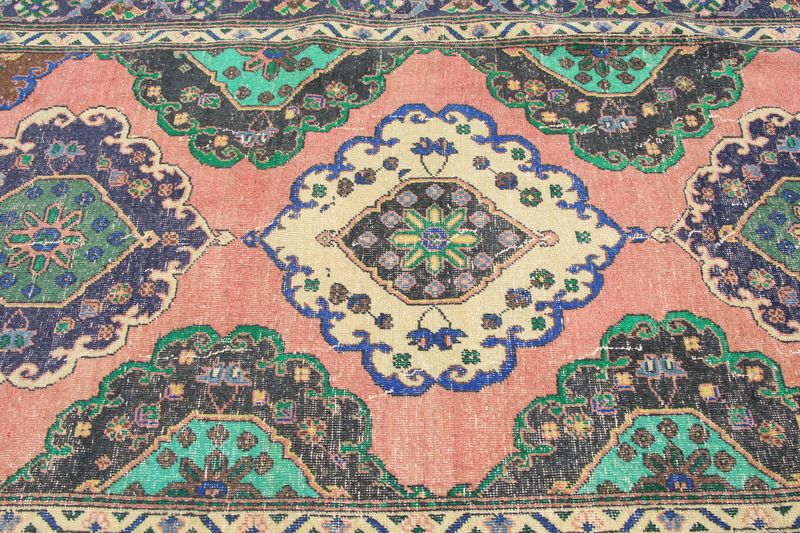 Vintage Turkish Accent Area rug 4.7 x 6.9 ft