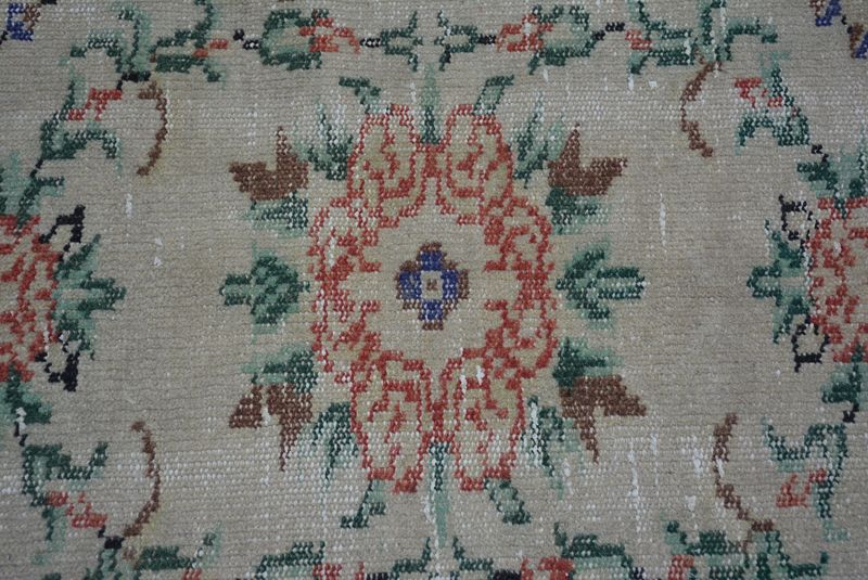 Vintage Turkish Accent Area rug 5.2 x 8.6 ft
