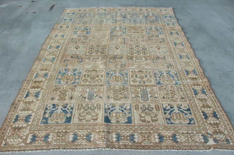 XL Vintage Turkish Accent Area Rug 6.6 x 9.6 ft