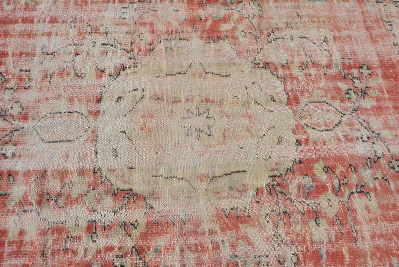 Vintage Turkish Accent Area rug 4.5 x 9.4 ft
