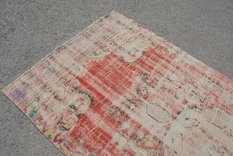 Vintage Turkish Accent Area rug 4.5 x 9.4 ft