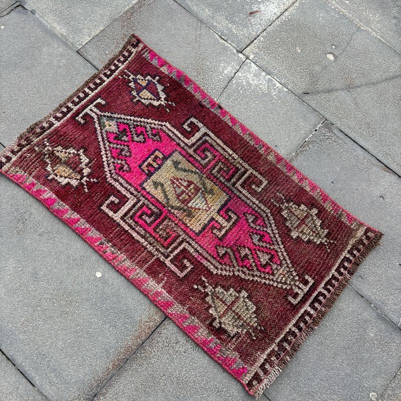 Vintage Turkish Mini Rug 1.5 x 2.5 ft