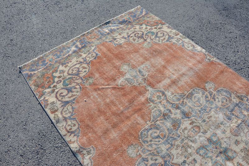 Vintage Turkish Accent Area rug 4.7 x 9.9 ft
