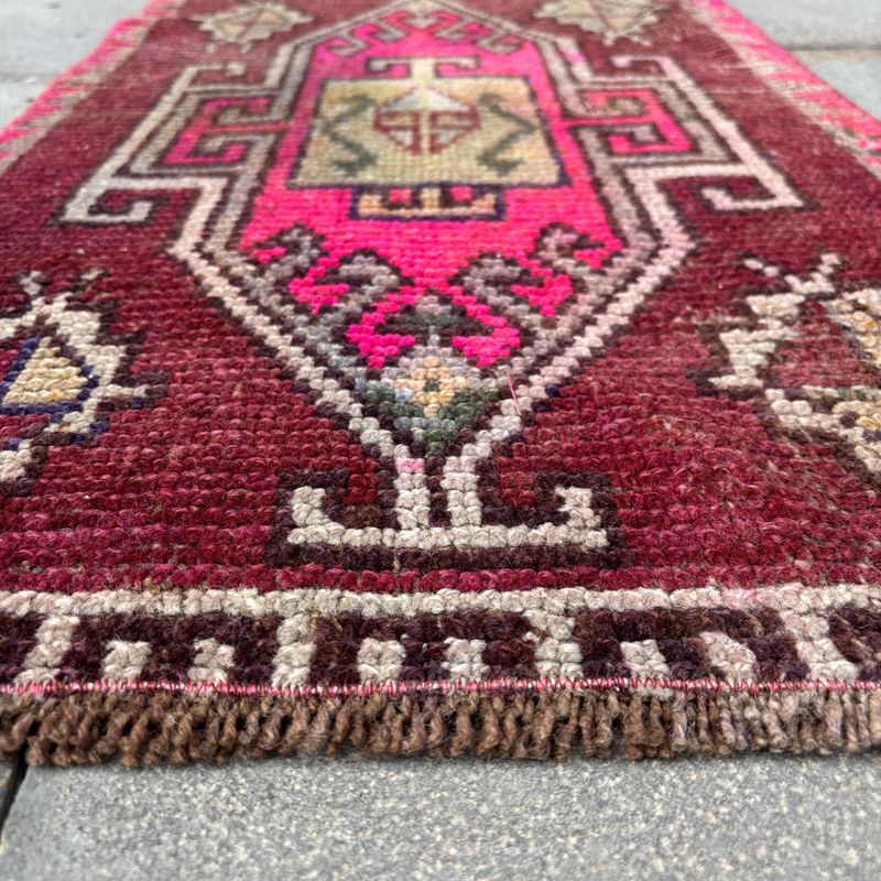 Vintage Turkish Mini Rug 1.5 x 2.5 ft