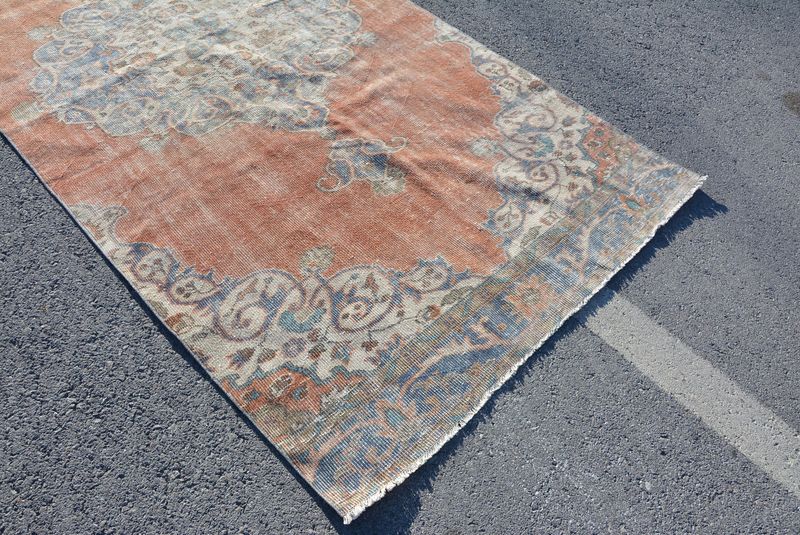 Vintage Turkish Accent Area rug 4.7 x 9.9 ft
