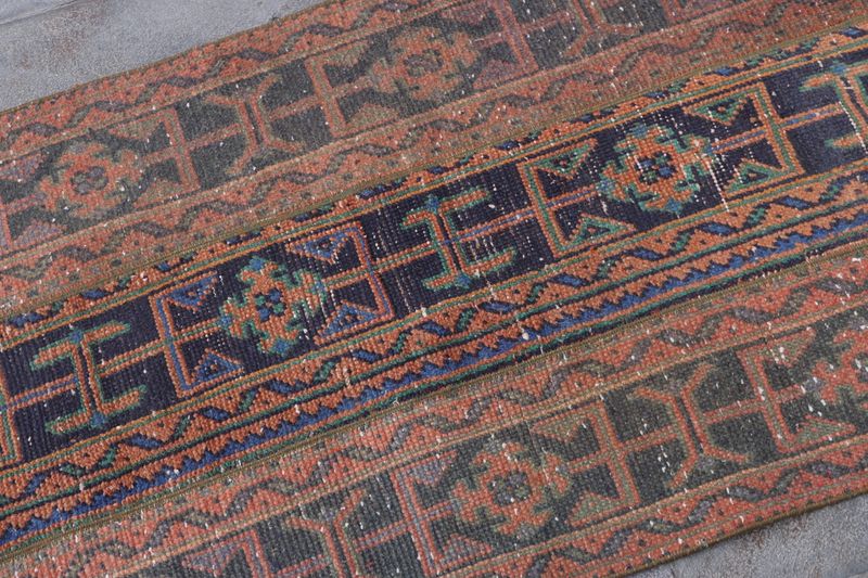Vintage Turkish Accent Area rug 2.4 x 4.9 ft
