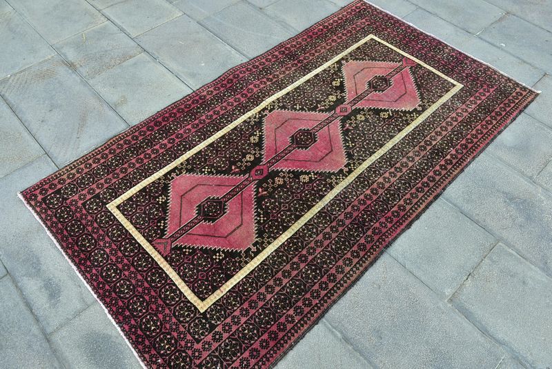 Vintage Turkish Accent Area rug 3.2 x 5.9 ft
