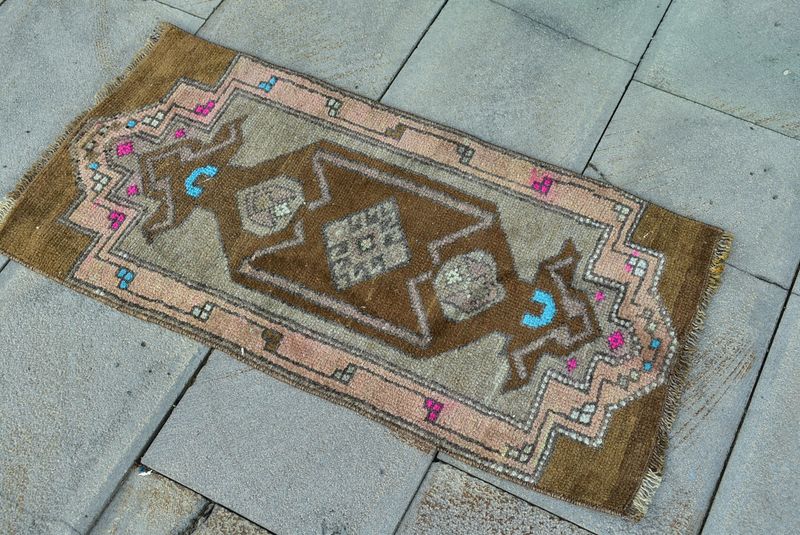 Vintage Turkish Mini Rug 1.4 x 2.8 ft