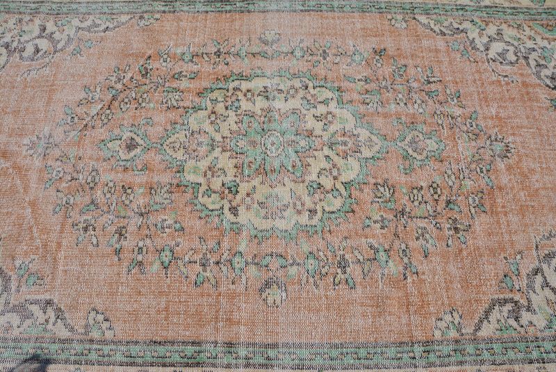 Vintage Turkish Accent Area rug 5.2 x 9.2 ft