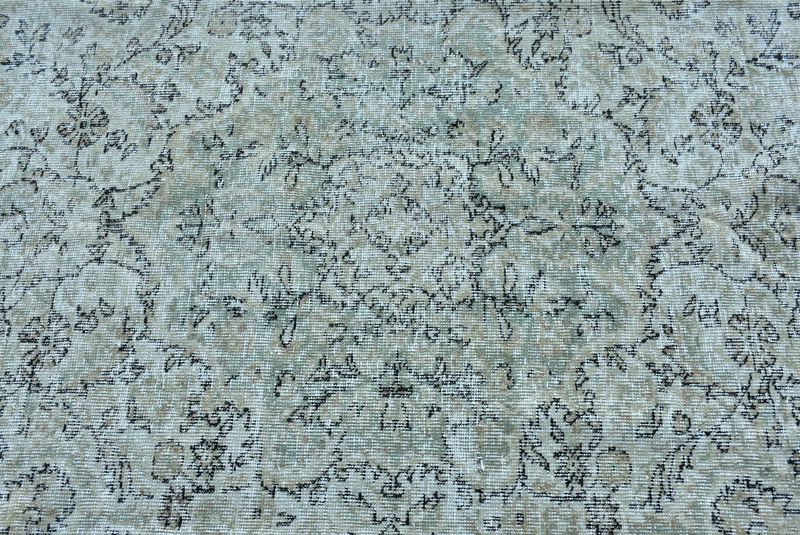 Vintage Turkish Accent Area rug 5.5 x 8.4 ft