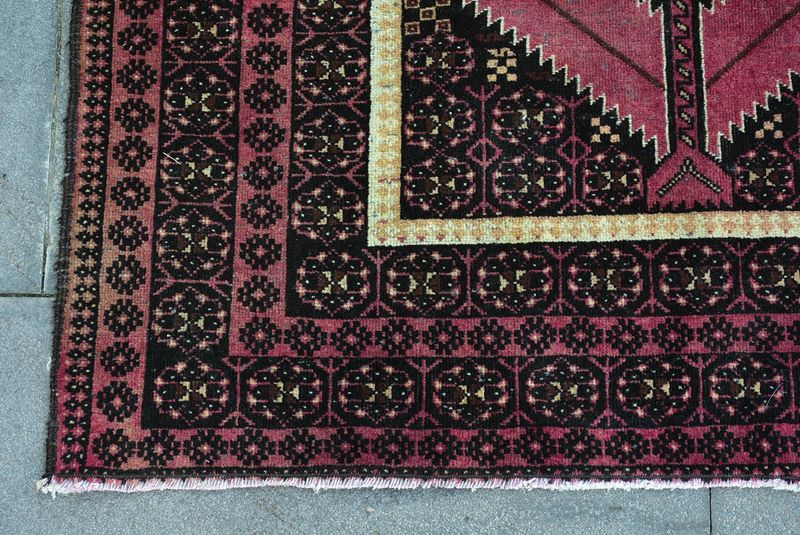 Vintage Turkish Accent Area rug 3.2 x 5.9 ft