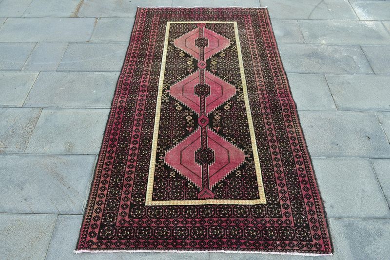 Vintage Turkish Accent Area rug 3.2 x 5.9 ft