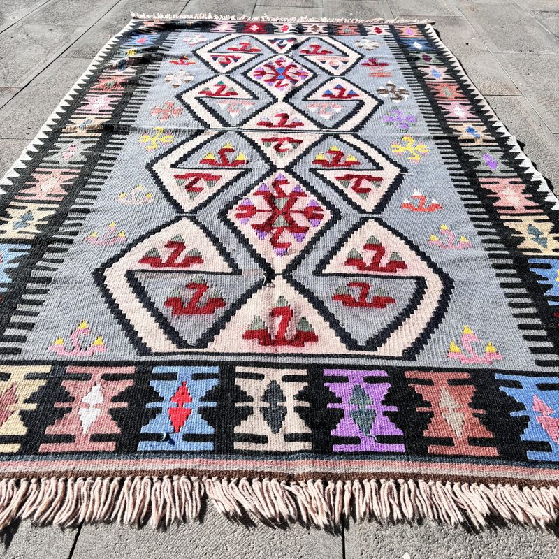Vintage Turkish Accent Area rug 4 x 6.8 ft