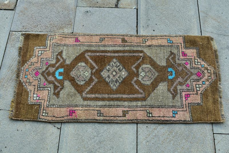 Vintage Turkish Mini Rug 1.4 x 2.8 ft