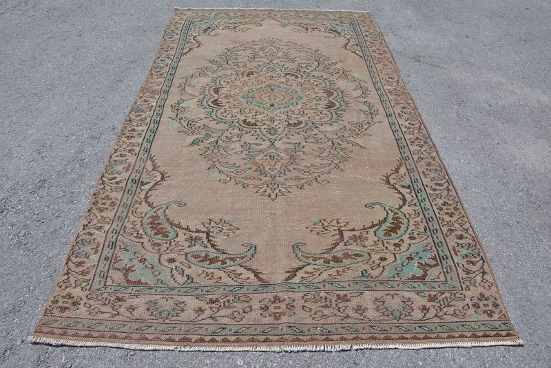 Vintage Turkish Accent Area rug 5.3 x 9.7 ft