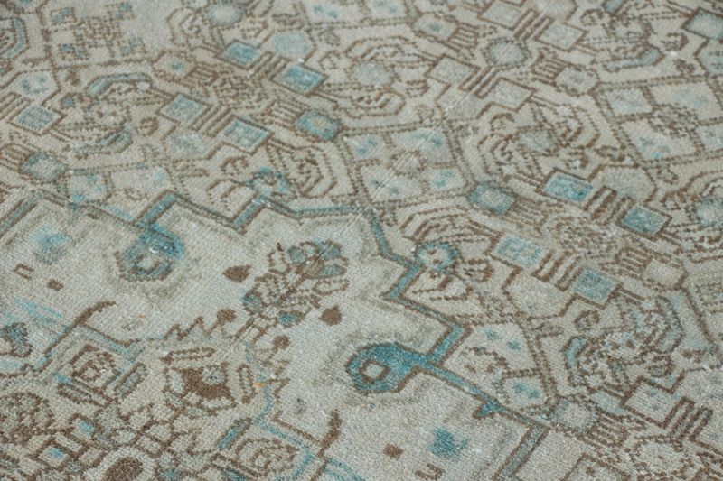 XL Vintage Persian Accent Area Rug 6.3 x 9.7 ft