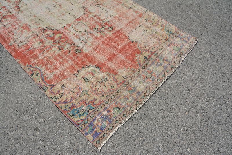 Vintage Turkish Accent Area rug 4.5 x 9.4 ft