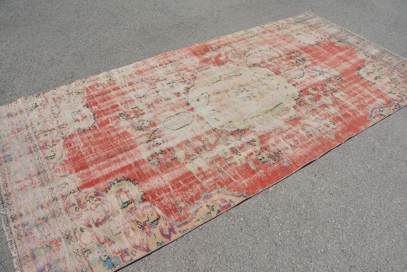 Vintage Turkish Accent Area rug 4.5 x 9.4 ft