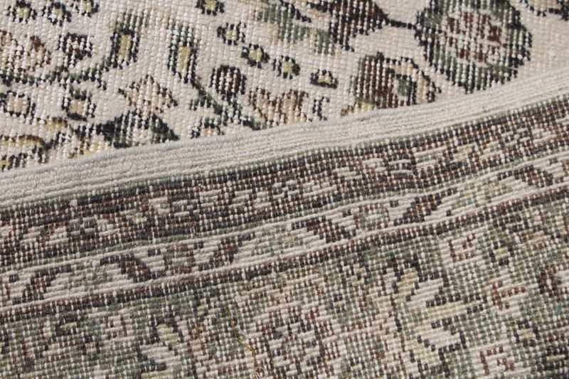Vintage Turkish Accent Area rug 4.8 x 8.1 ft