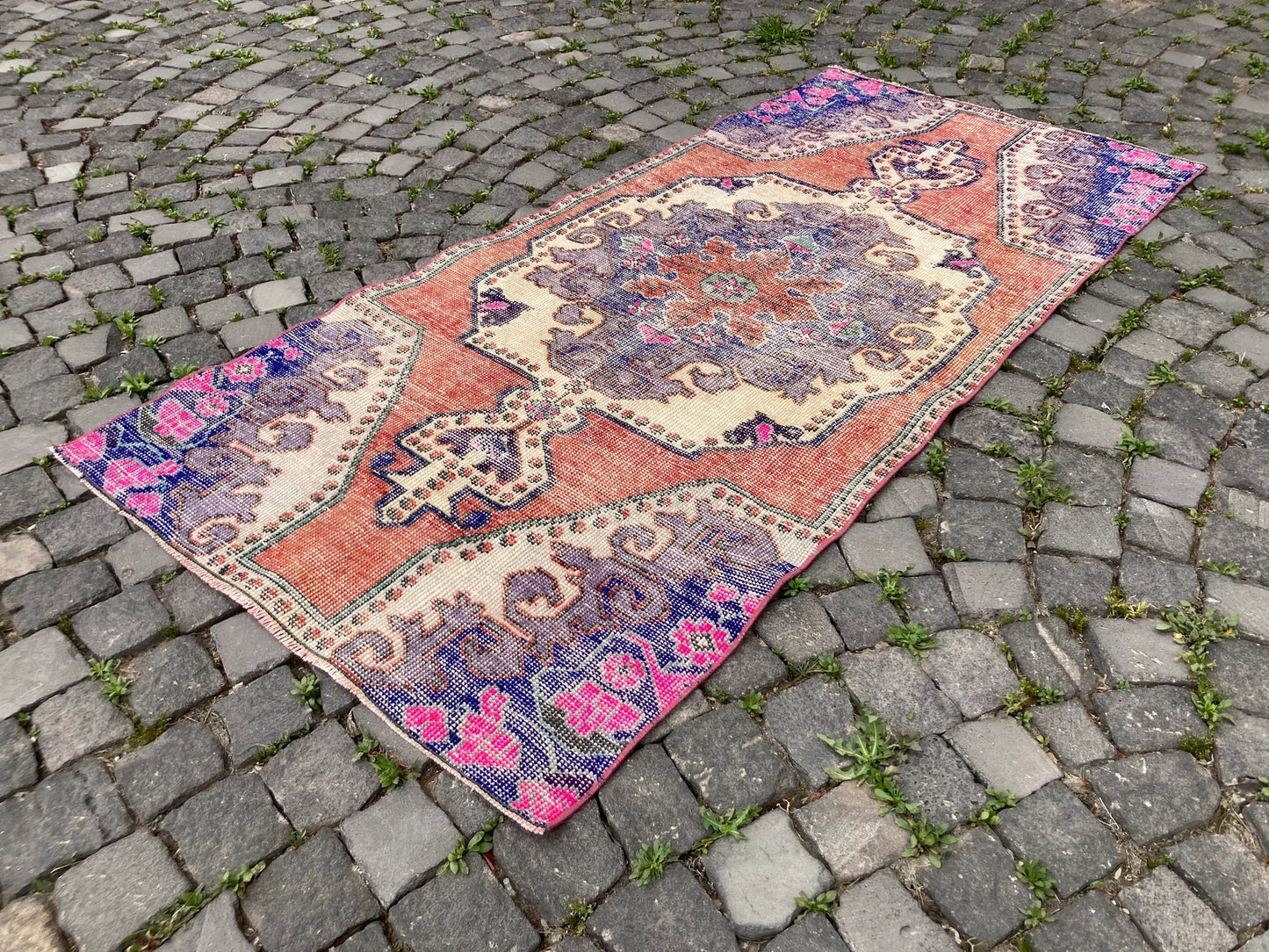 Vintage Turkish Accent Area rug 3.2 x 6.9 ft