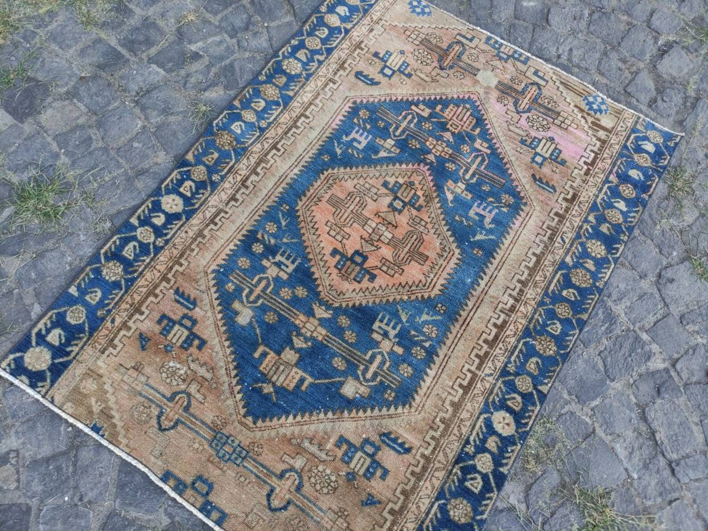 Vintage Persian Accent Area rug 3.7 x 5.1 ft