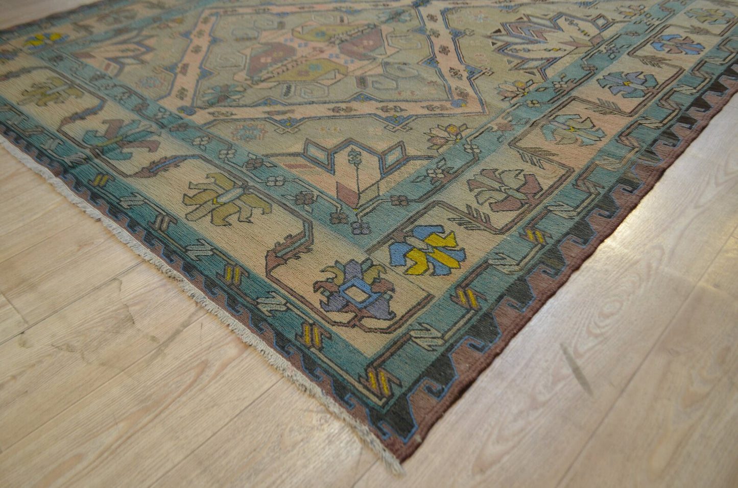 XL Vintage Soumak Accent Area Rug 5.7 x 10 ft