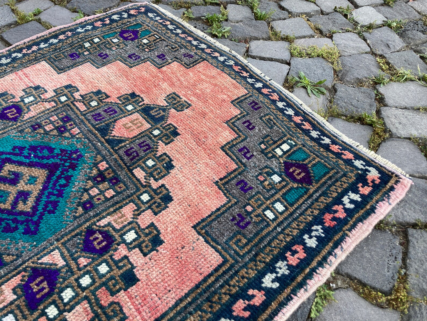 Vintage Turkish Accent Area rug 2.8 x 6.3 ft