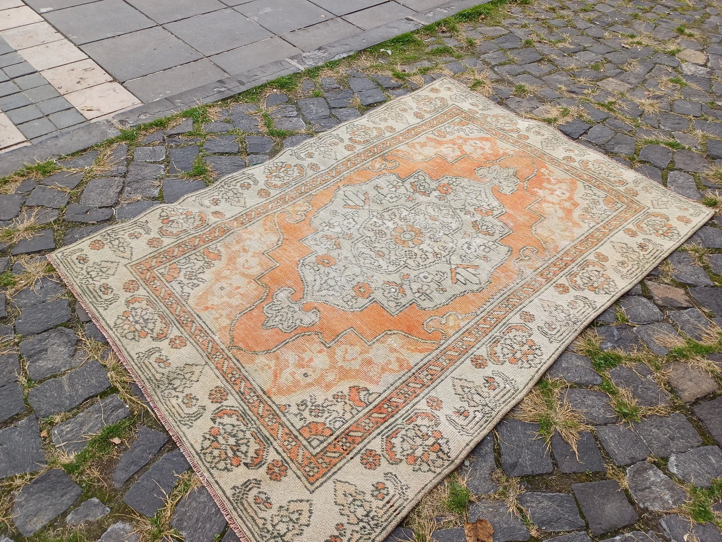 Vintage Turkish Accent Area rug 3.3 x 5.1 ft