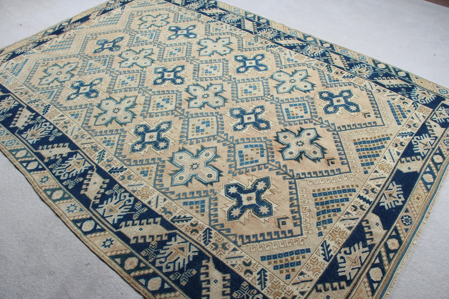 XL Vintage Turkish Accent Area Rug 6.4 x 9.1 ft