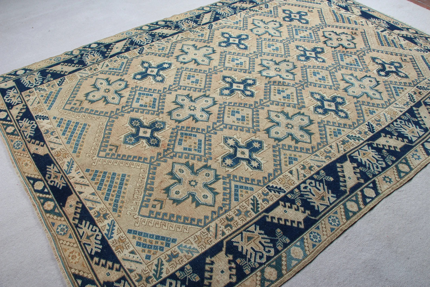 XL Vintage Turkish Accent Area Rug 6.4 x 9.1 ft