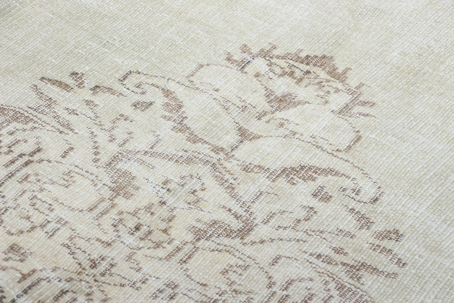XL Vintage Turkish Accent Area Rug 5.9 x 9.3 ft
