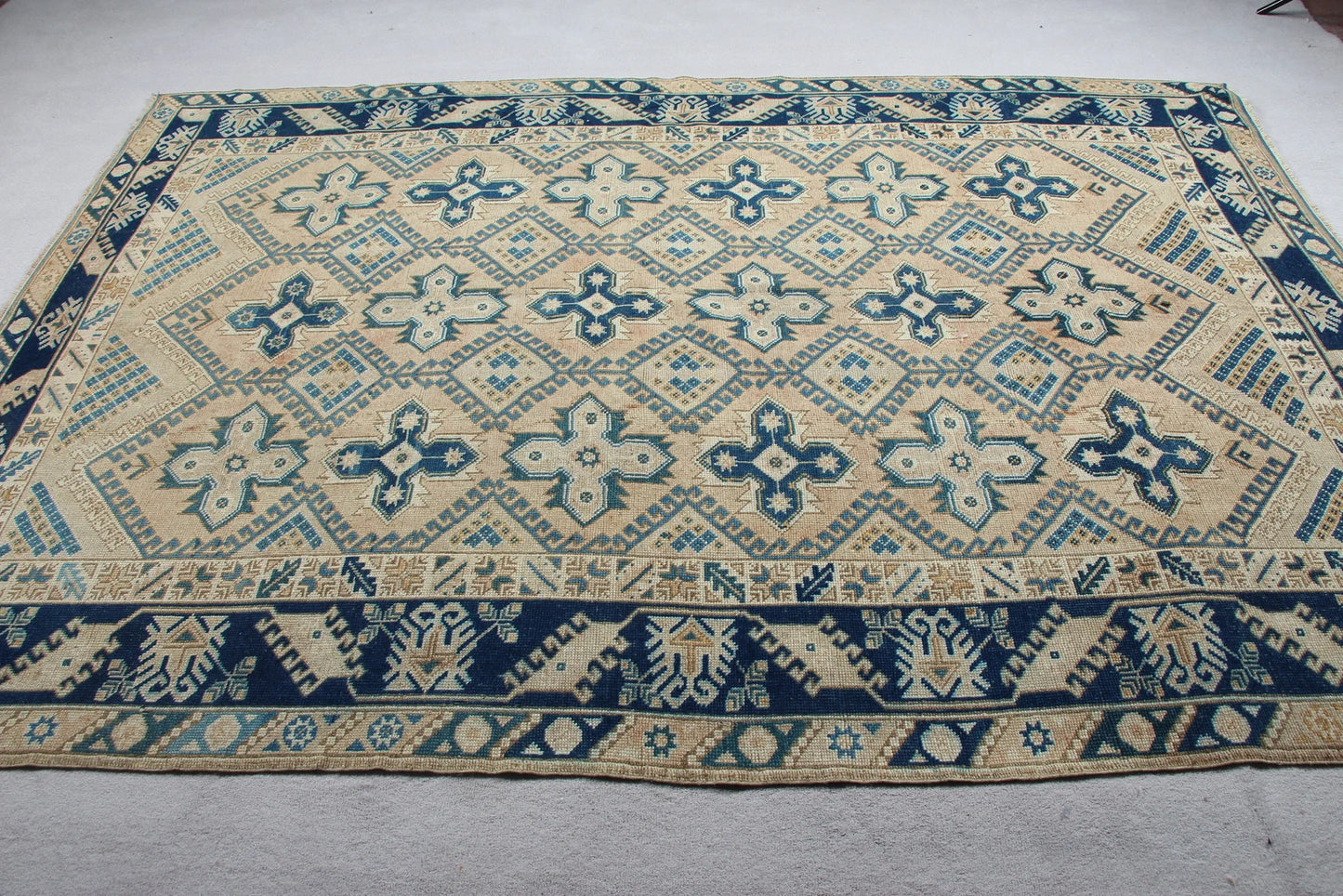 XL Vintage Turkish Accent Area Rug 6.4 x 9.1 ft