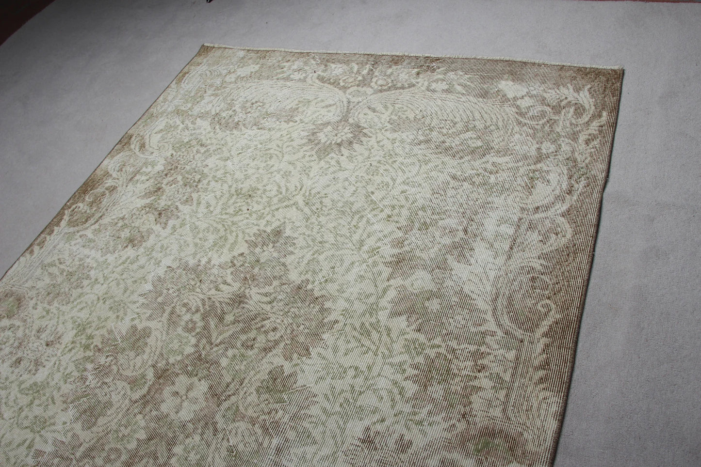 XL Vintage Turkish Accent Area Rug 5.4 x 9.4 ft