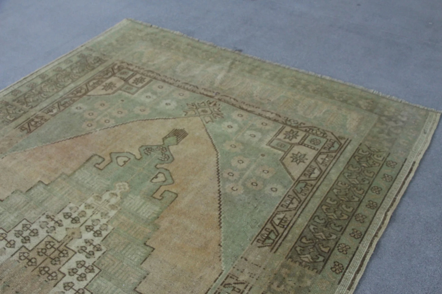 XL Vintage Turkish Accent Area Rug 5.1 x 8.7 ft