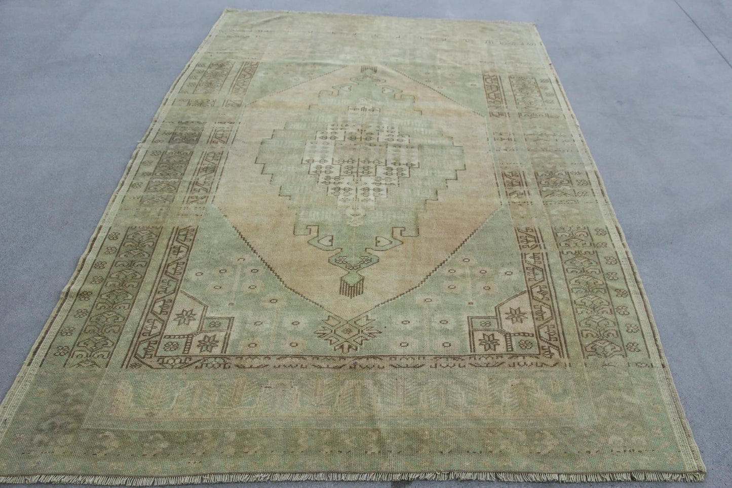 XL Vintage Turkish Accent Area Rug 5.1 x 8.7 ft