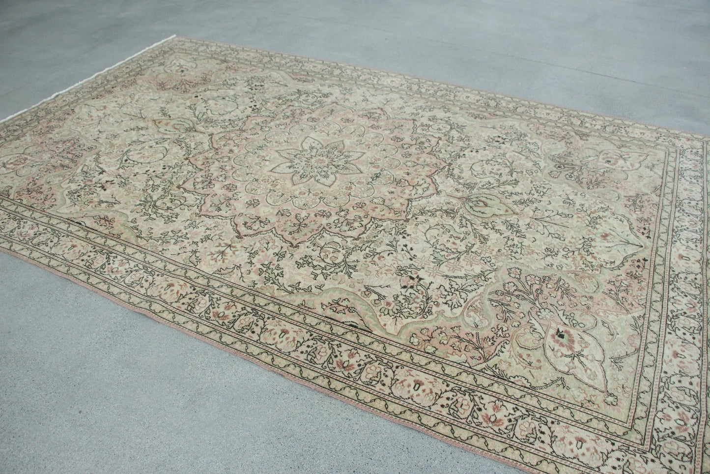 XL Vintage Turkish Accent Area Rug 6.4 x 10.1 ft