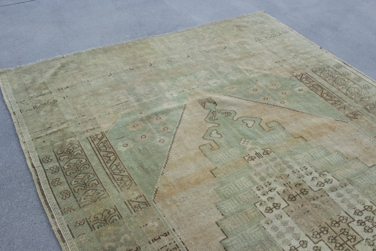 XL Vintage Turkish Accent Area Rug 5.1 x 8.7 ft