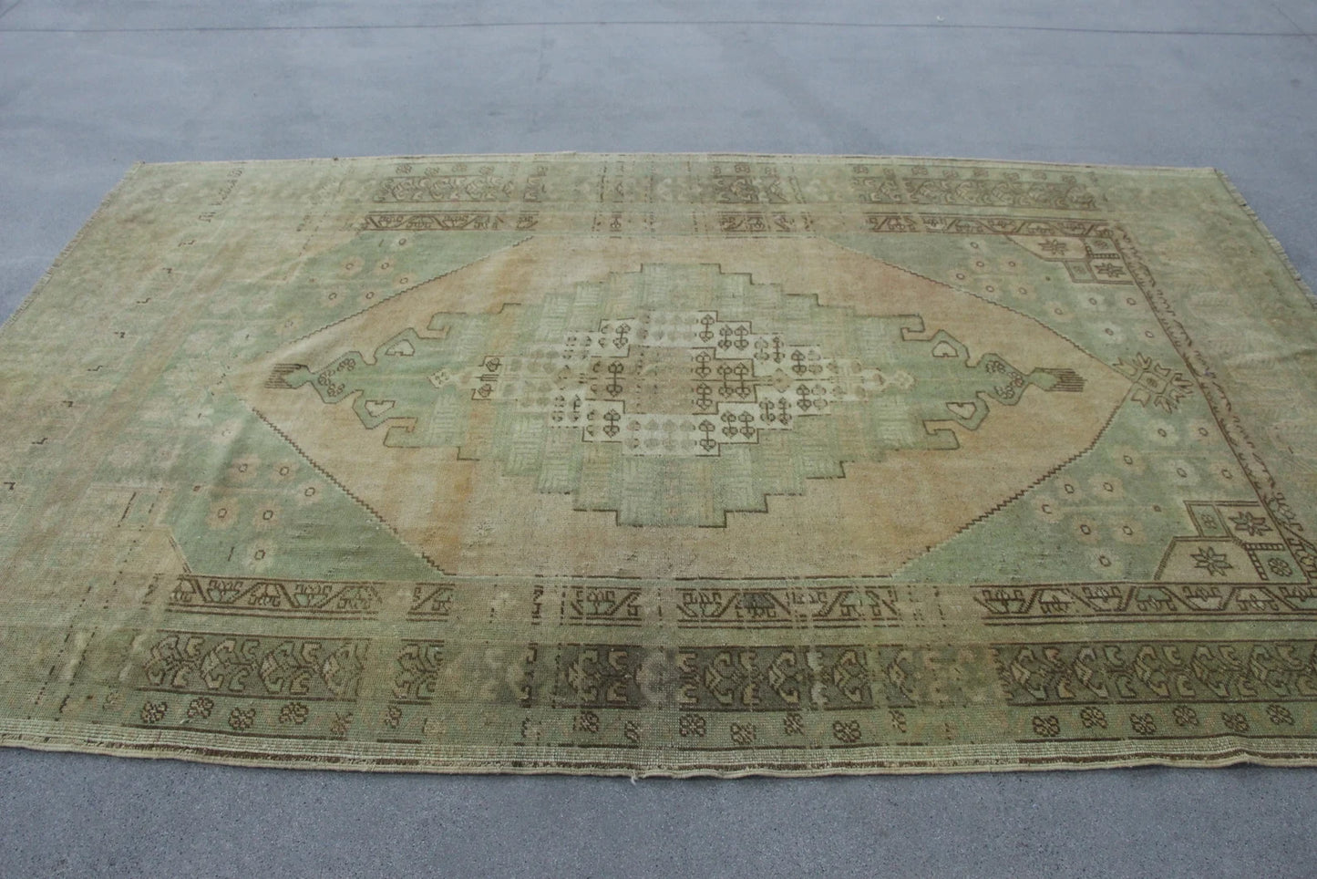 XL Vintage Turkish Accent Area Rug 5.1 x 8.7 ft
