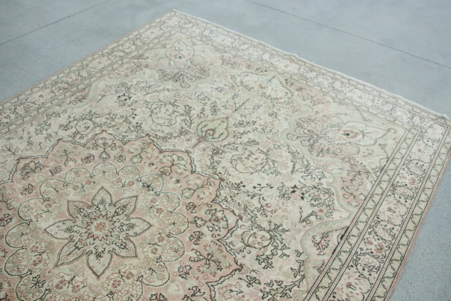 XL Vintage Turkish Accent Area Rug 6.4 x 10.1 ft